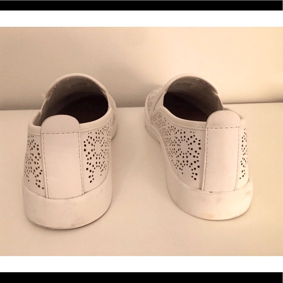 white shoes - Picture 3 of 3